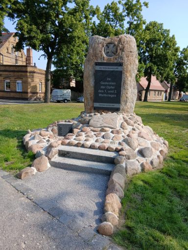 Kriegerdenkmal Markt Wolfen